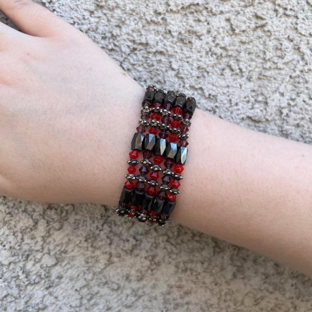 Magnetic bead jewelry